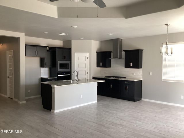 116 Sarah Trail, Santa Teresa, NM 88008