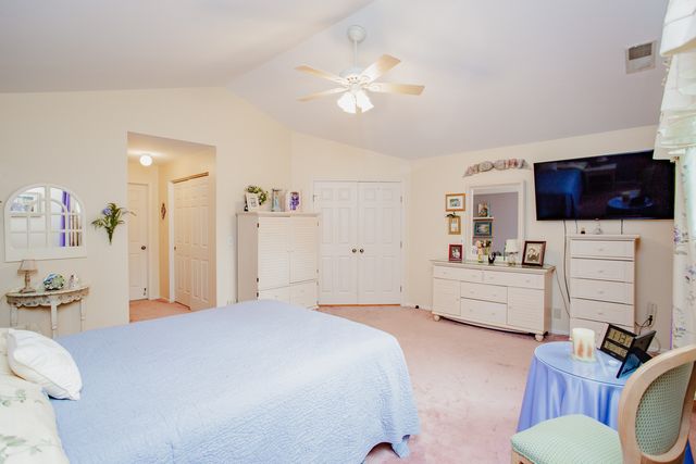 1401 Plum Court D, Mount Prospect, IL 60056