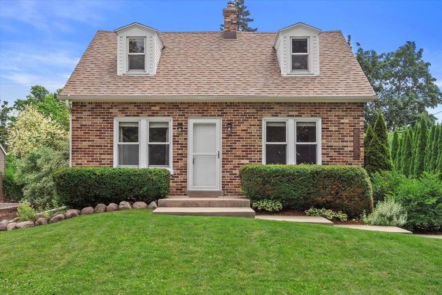 8558 N Regent ROAD, Milwaukee, WI 53217