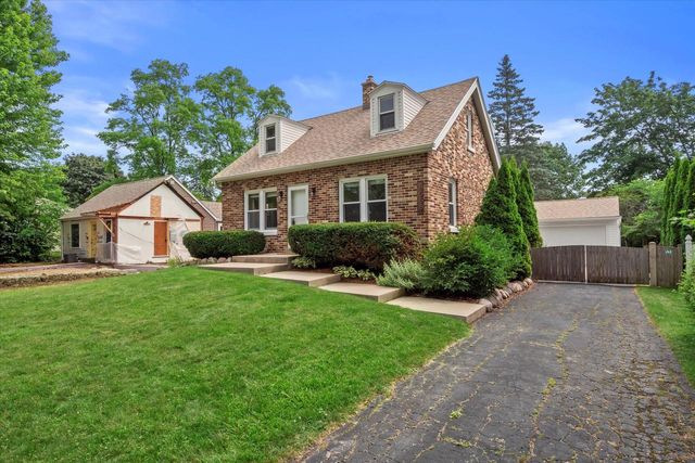 8558 N Regent ROAD, Milwaukee, WI 53217