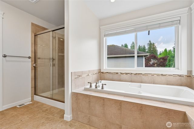 17280 NE 120th Way, Redmond, WA 98052