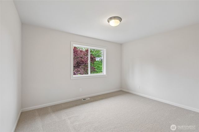 17280 NE 120th Way, Redmond, WA 98052