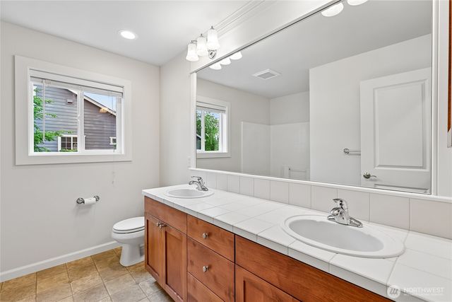 17280 NE 120th Way, Redmond, WA 98052