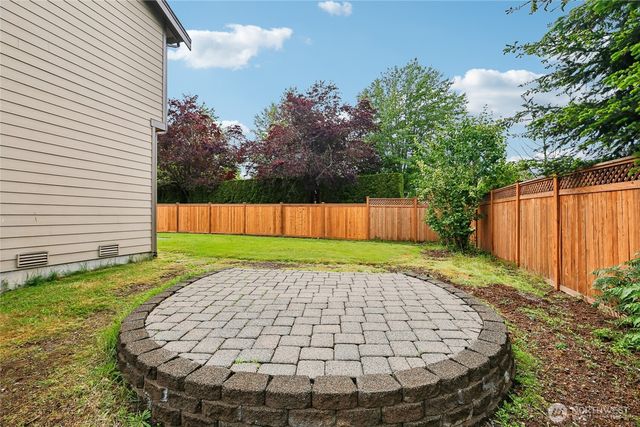 17280 NE 120th Way, Redmond, WA 98052