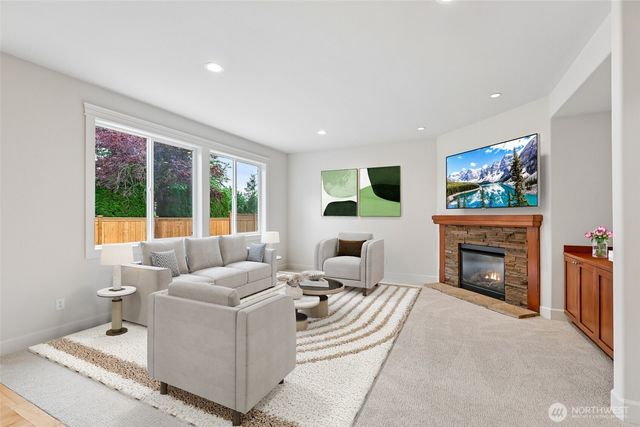 17280 NE 120th Way, Redmond, WA 98052