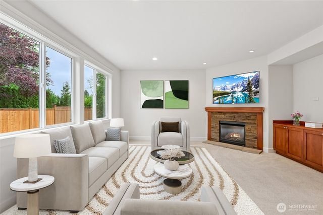 17280 NE 120th Way, Redmond, WA 98052