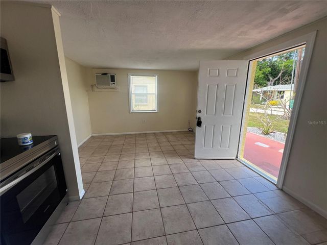 255 PINEAPPLE STREET 3, Englewood, FL 34223