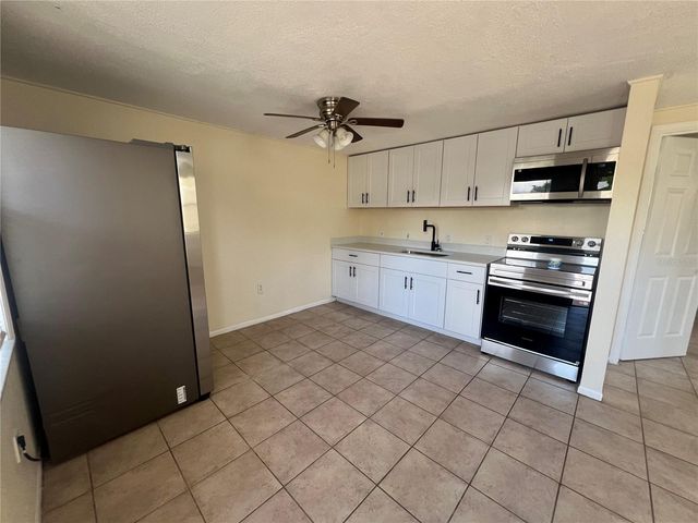 255 PINEAPPLE STREET 3, Englewood, FL 34223