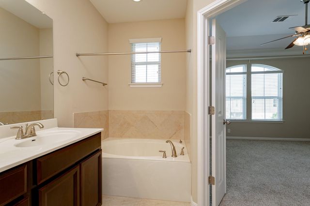 13400 Briarwick DR 802, Austin, TX 78729