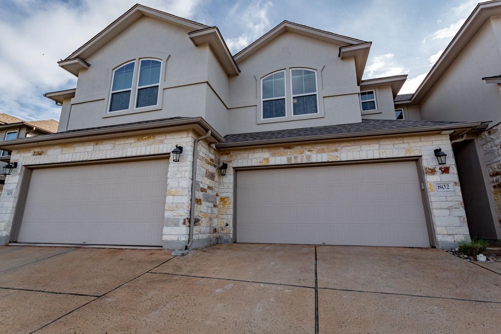 13400 Briarwick DR 802, Austin, TX 78729