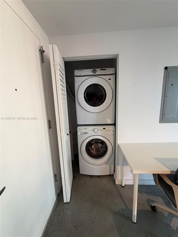 151 SE 1st St 1004, Miami, FL 33131