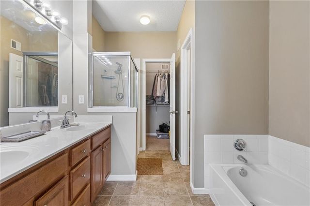 13735 Grove Avenue, Bonner Springs, KS 66012