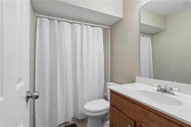 13735 Grove Avenue, Bonner Springs, KS 66012