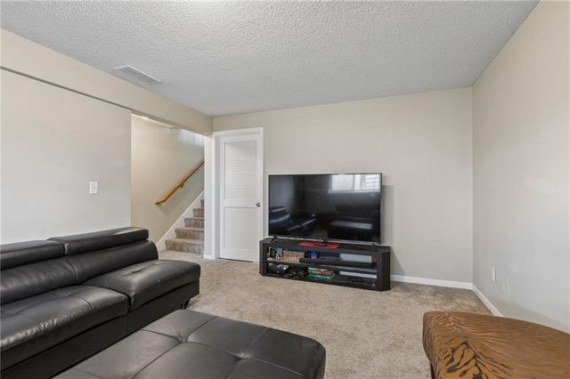 13735 Grove Avenue, Bonner Springs, KS 66012