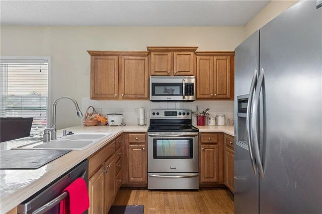 13735 Grove Avenue, Bonner Springs, KS 66012