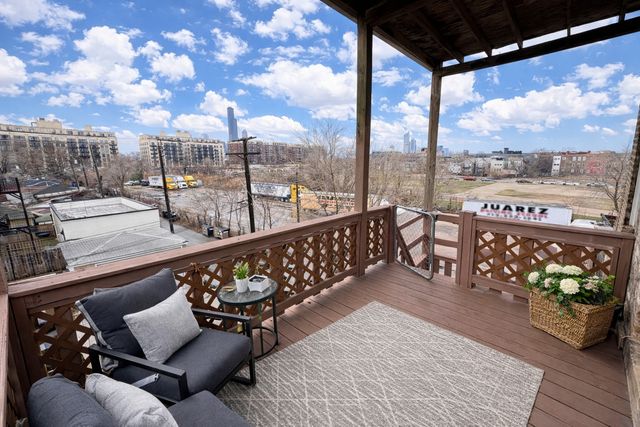 944 W 18TH Street, Chicago, IL 60608