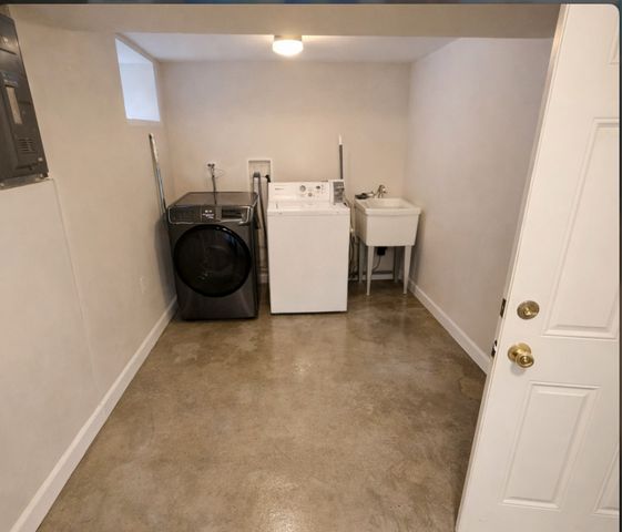 944 W 18TH Street, Chicago, IL 60608