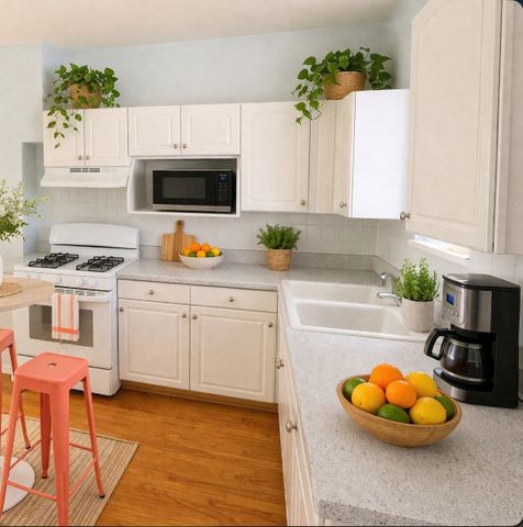 944 W 18TH Street, Chicago, IL 60608