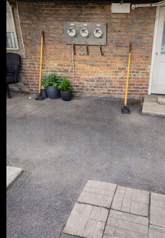 944 W 18TH Street, Chicago, IL 60608