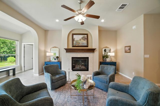 107 Tylee CIR, Bastrop, TX 78602