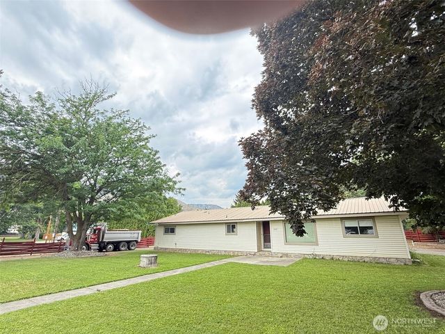 1479 Old Hwy 97, Malott, WA 98829