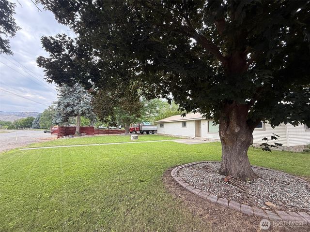 1479 Old Hwy 97, Malott, WA 98829