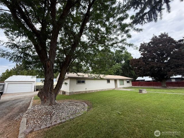 1479 Old Hwy 97, Malott, WA 98829