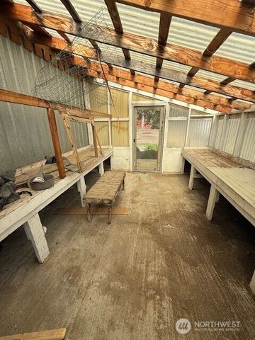 1479 Old Hwy 97, Malott, WA 98829