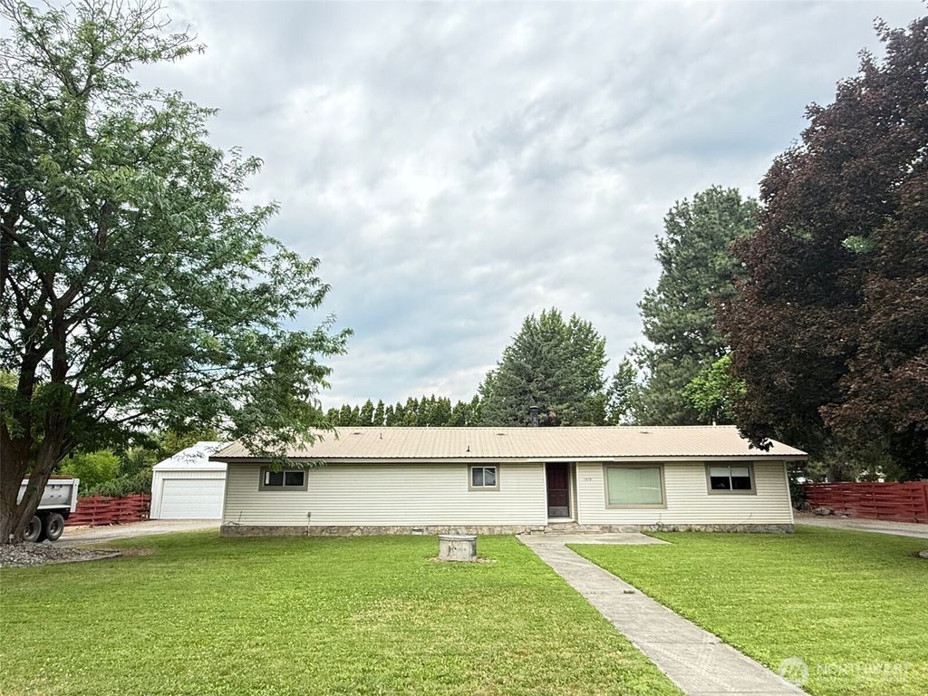 1479 Old Hwy 97, Malott, WA 98829