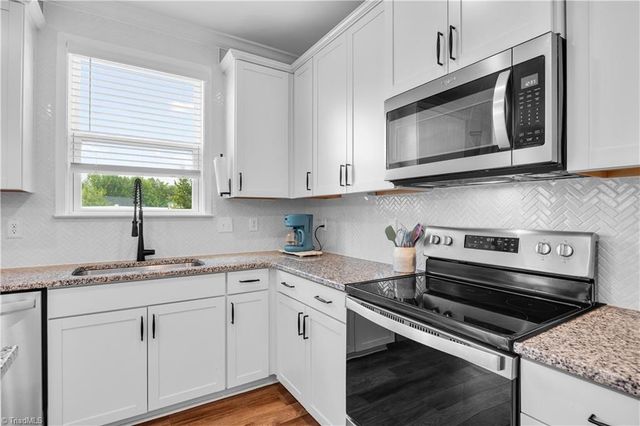 575 Kayak Court, Mebane, NC 27302