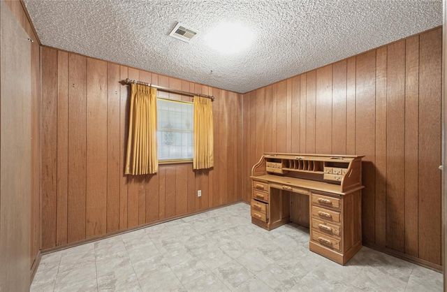 1009 Hampton Drive, Del City, OK 73115