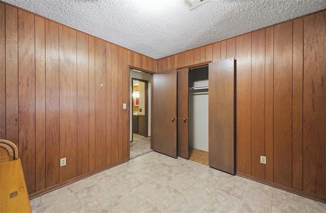 1009 Hampton Drive, Del City, OK 73115