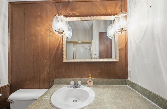 1009 Hampton Drive, Del City, OK 73115