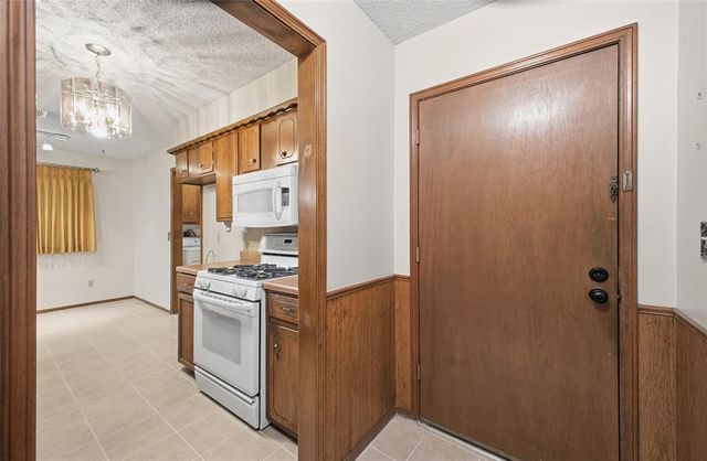 1009 Hampton Drive, Del City, OK 73115