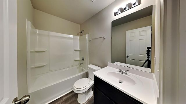 408 Fox Burrow Lane, Newcastle, OK 73065