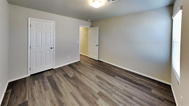 408 Fox Burrow Lane, Newcastle, OK 73065