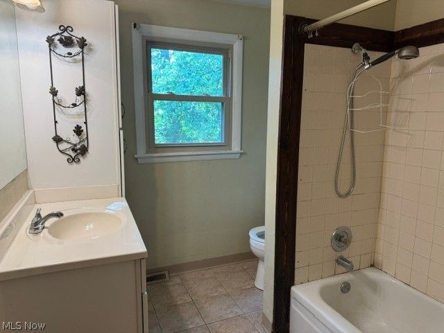 463 Colonial Drive, Liberty, OH 44505
