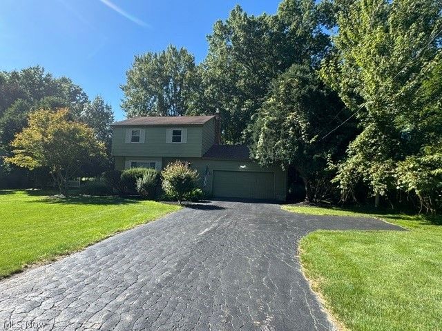 463 Colonial Drive, Liberty, OH 44505