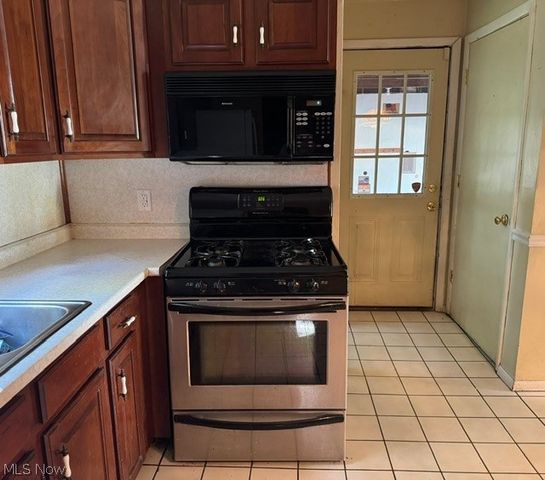 463 Colonial Drive, Liberty, OH 44505