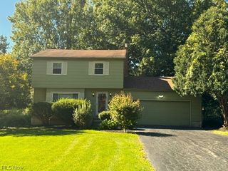 463 Colonial Drive, Liberty, OH 44505