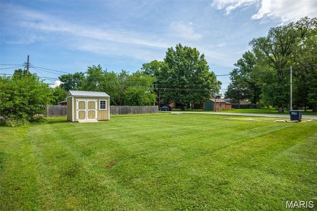 211 S Lake Street, Mount Olive, IL 62069