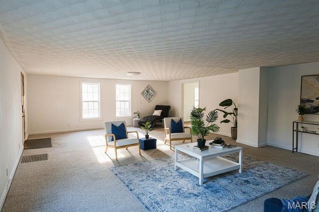 211 S Lake Street, Mount Olive, IL 62069