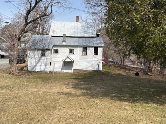 39 Safford Road, Royalton, VT 05068