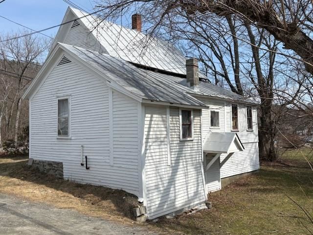 39 Safford Road, Royalton, VT 05068