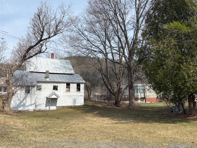 39 Safford Road, Royalton, VT 05068