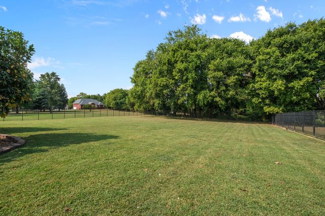 508 Five Oaks Blvd, Lebanon, TN 37087