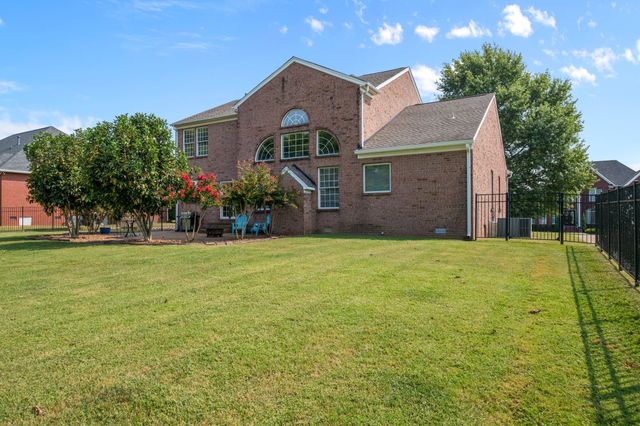 508 Five Oaks Blvd, Lebanon, TN 37087