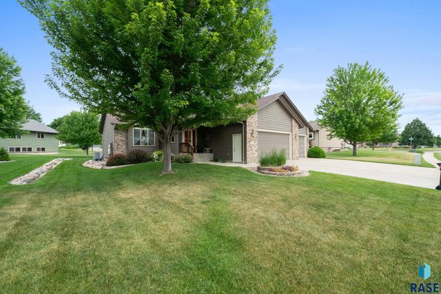 4912 E 42nd St Street, Sioux Falls, SD 57110