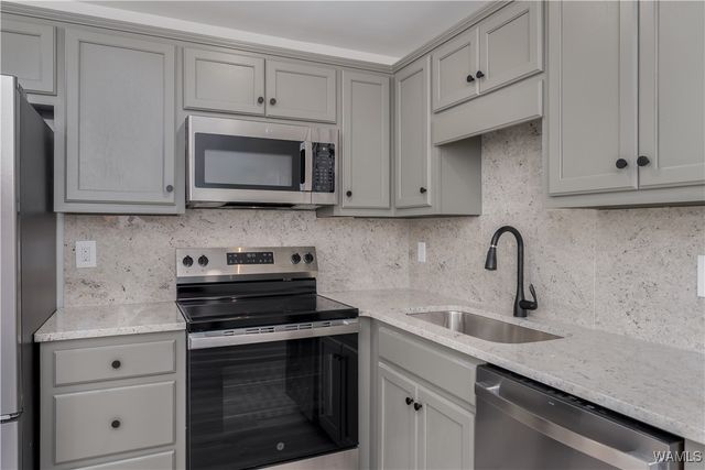 1212 12th 8, Tuscaloosa, AL 35401