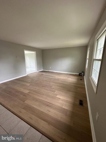 35 MEDFORD LN, Willingboro, NJ 08046